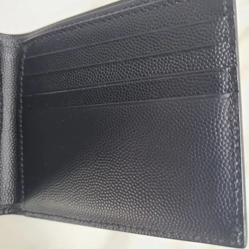 [SOLD OUT] 생로랑 YSL 로고 모노그램 캐비어 흑장 남성 반지갑