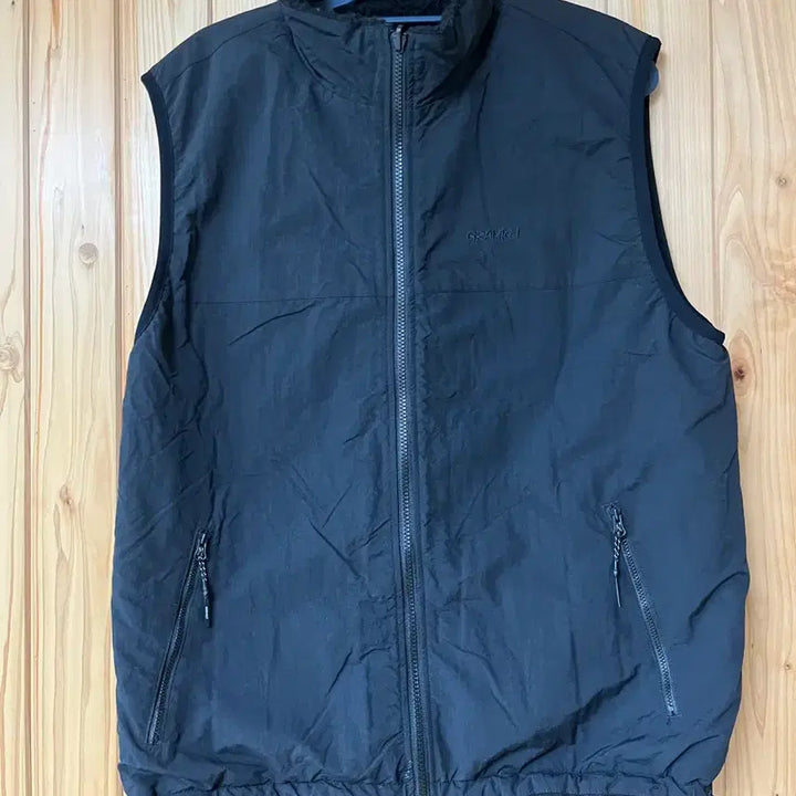 [BUNJANG] Reversible Sherpa Vest Charcoal / Black / 리버시블 셰르파 베스트 Chacoal / Black