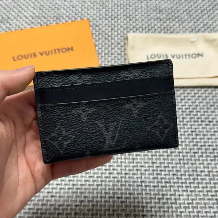 [SOLD OUT] 루이비통 모노그램 이클립스 카드지갑