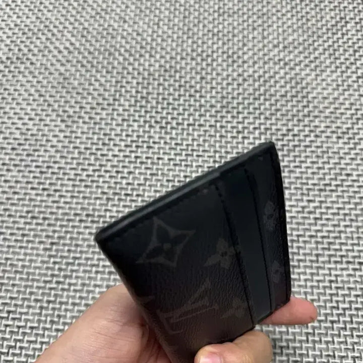 [SOLD OUT] 루이비통 모노그램 이클립스 카드지갑