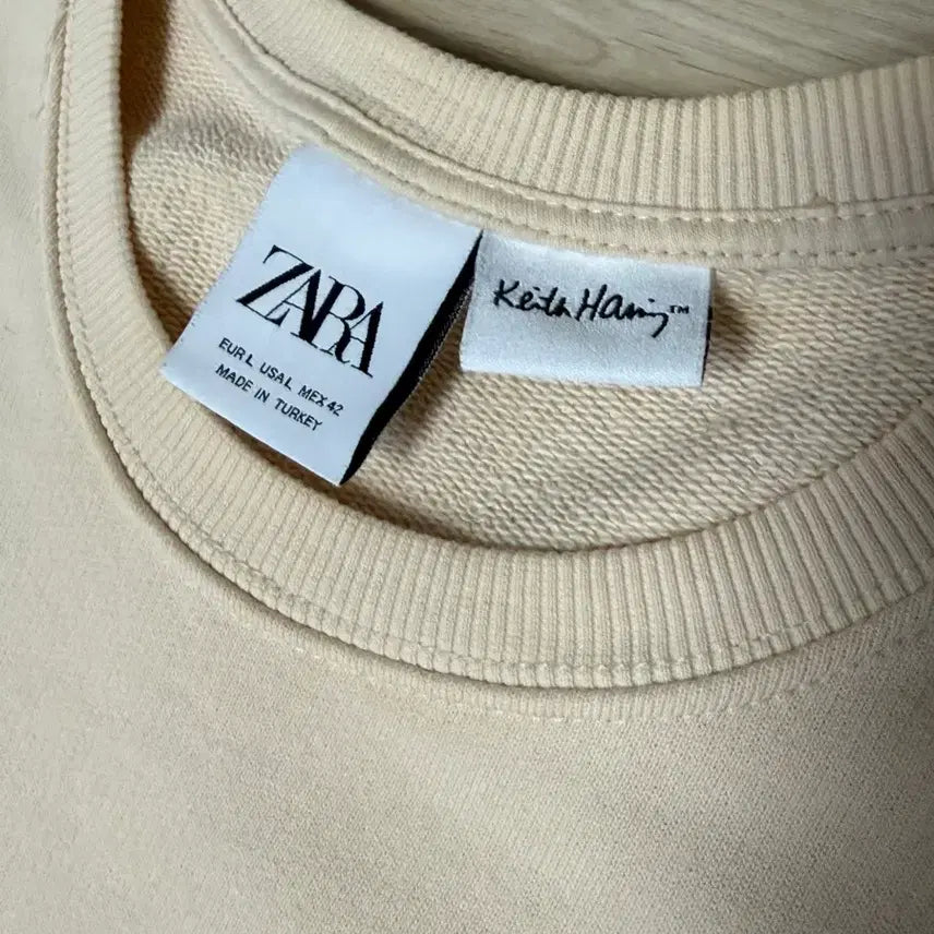 [BUNJANG] ZARA x Keith Haring Collaboration Sweatshirt / ZARA &amp; 키스 해링 컬렉션 맨투맨 105