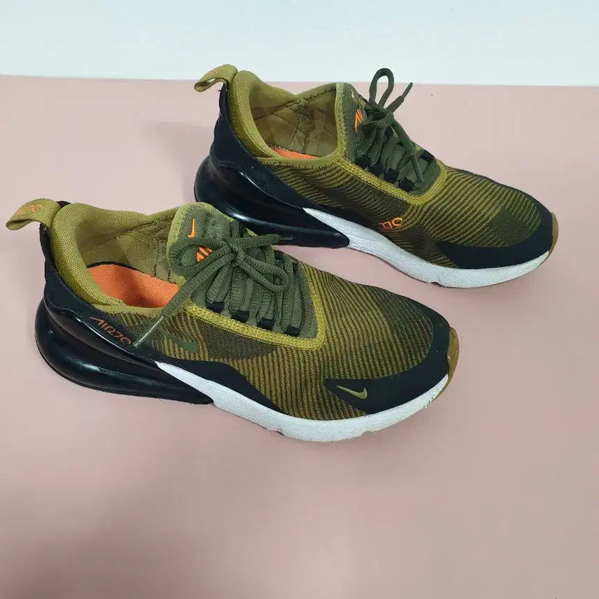[BUNJANG] Nike Kids Air Max 270 Cardholder 245 Size / 나이키 카키 주니어 에어맥스 270자카드 245사이즈