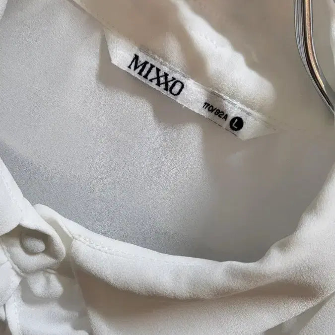 [BUNJANG] MIXXO Frill Ribbon Blouse White / MIXXO 프릴 리본 블라우스 화이트