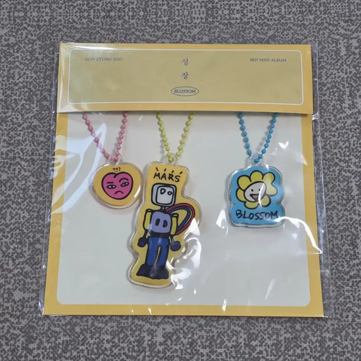 [BUNJANG] D.O. Do Kyungsoo Acrylic Keyring / 디오 도경수 성장 아크릴 키링 양도