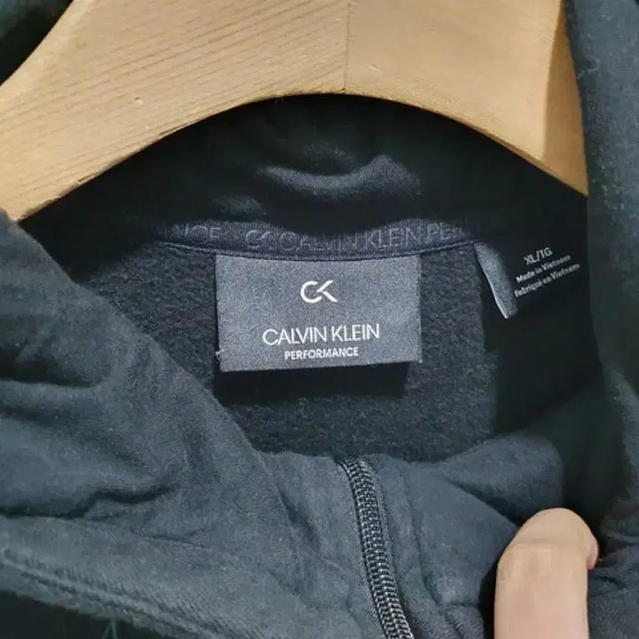 [BUNJANG] Calvin Klein Hooded Zip-up Jacket (MAN XL) / 켈빈클라인 후드집업 (MAN XL-105)