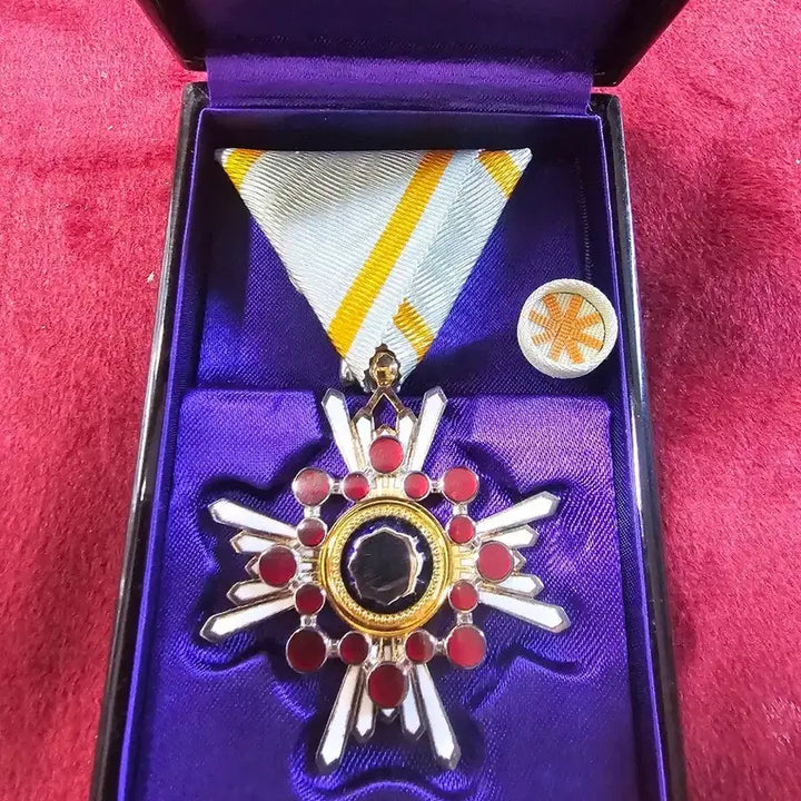 [BUNJANG] Japan Order of the Sacred Treasure, Fifth Class Medal / 일본 서보장 훈장 (훈5등)