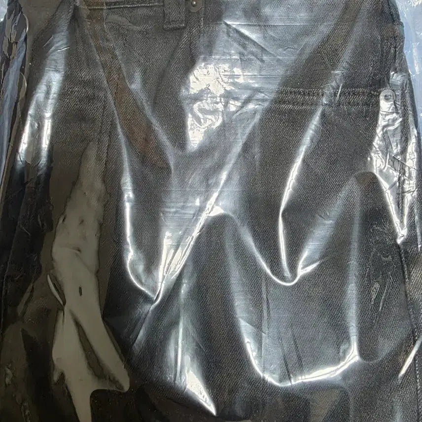 [BUNJANG] Under My Car Noir Coated Baggy Jeans / (0)언더마이카 느와르 코티드 배기진