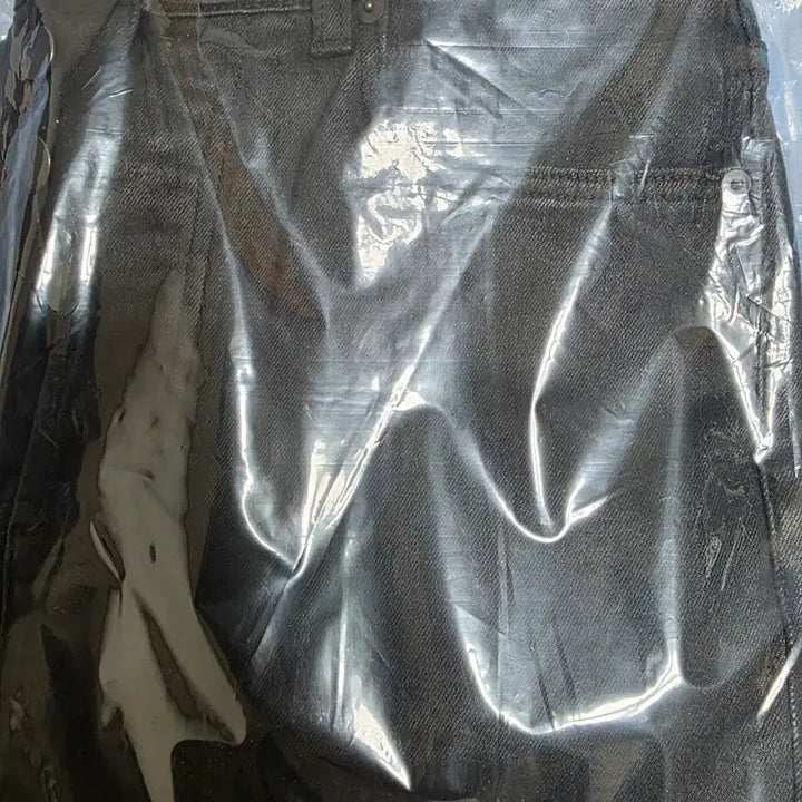 [BUNJANG] Under My Car Noir Coated Baggy Jeans / (0)언더마이카 느와르 코티드 배기진