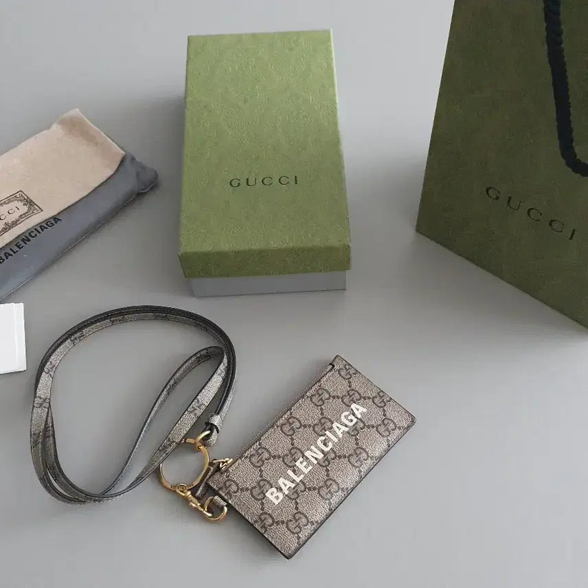 [BUNJANG] Gucci x Balenciaga Hacker Strap Card Wallet / 구찌 x 발렌시아가 해커 스트랩 카드지갑