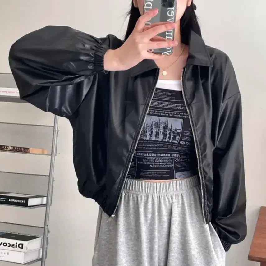 [BUNJANG] Ablie Loose Fit Simple Leather Crop Jacket / 에이블리 루즈핏 심플 레더 크롭 자켓
