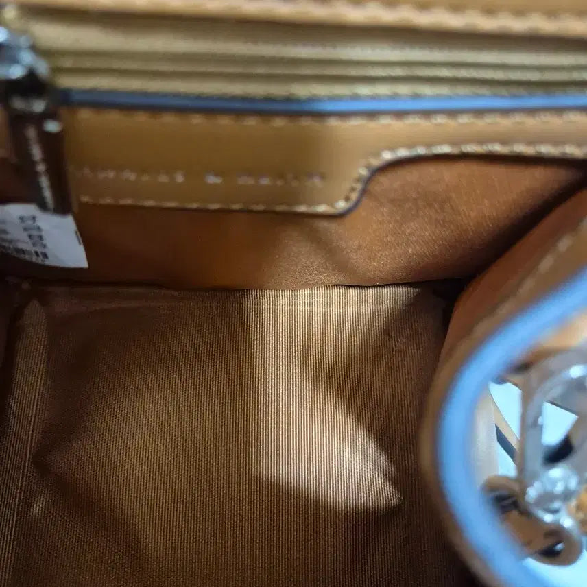 [BUNJANG] Charles &amp; Keith Leather Crossbody Bag / 찰스앤키드