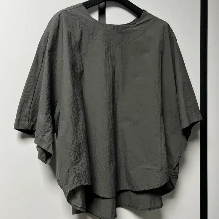 [BUNJANG] Elegant Khaki Blouse / 원단 좋은 예쁜 블라우스