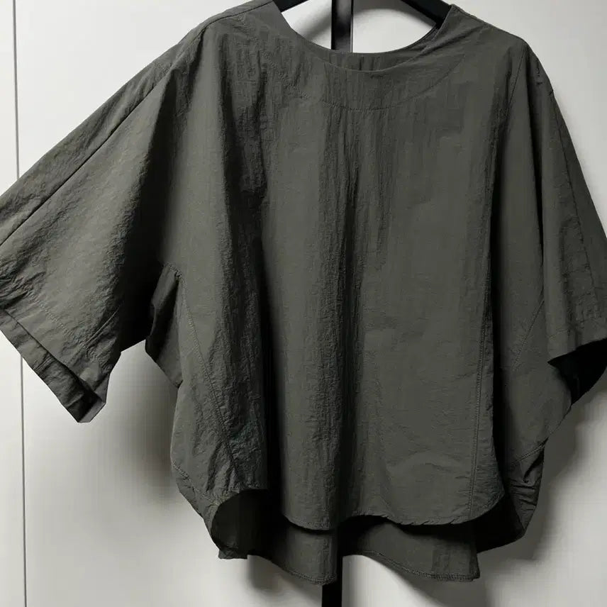 [BUNJANG] Elegant Khaki Blouse / 원단 좋은 예쁜 블라우스