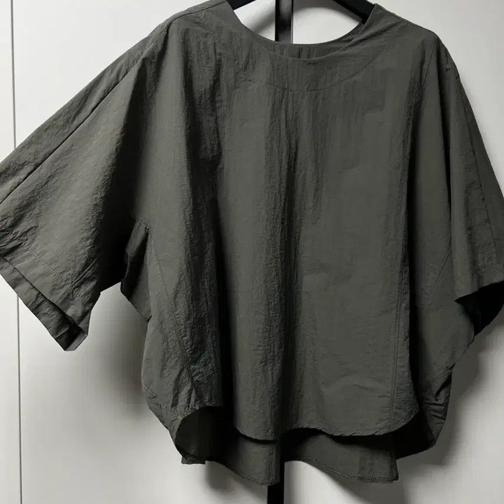 [BUNJANG] Elegant Khaki Blouse / 원단 좋은 예쁜 블라우스