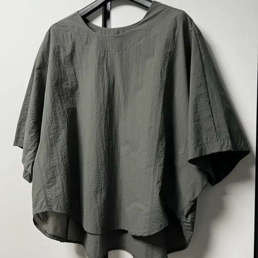 [BUNJANG] Elegant Khaki Blouse / 원단 좋은 예쁜 블라우스