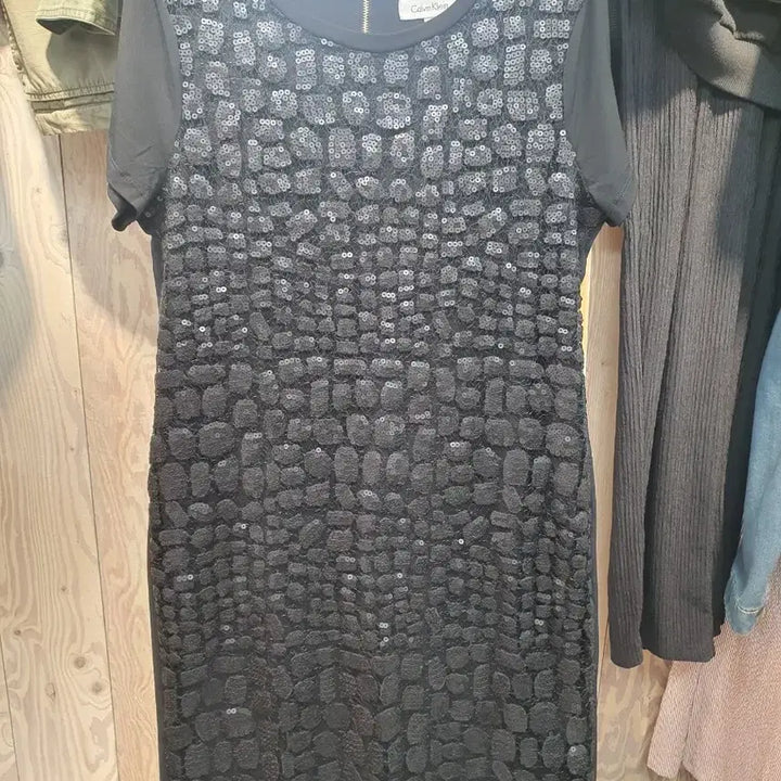 [BUNJANG] Calvin Klein Sequin Lace Color Block Dress / [S] 캘빈클라인 시퀸 레이스 배색 원피스 (상태 좋음)