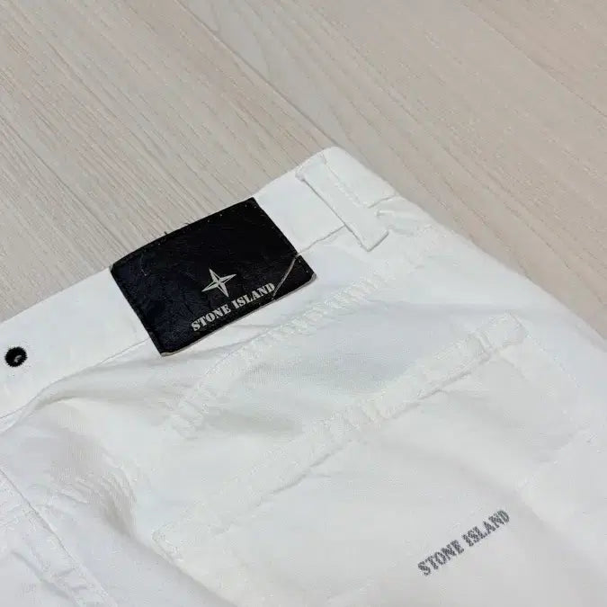 [SOLD OUT] 스톤아일랜드 면바지 희귀템