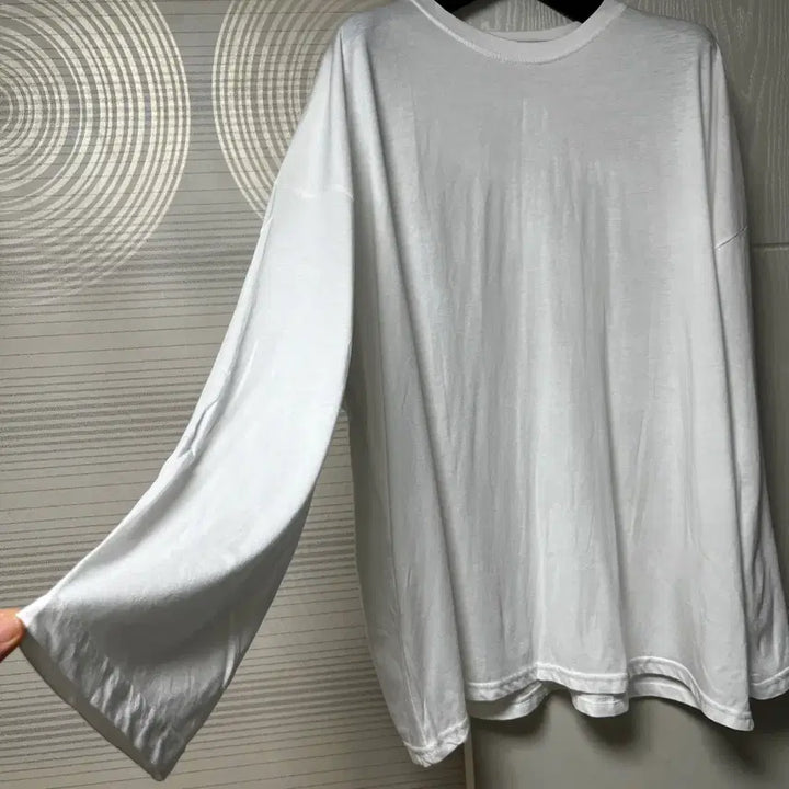 [BUNJANG] White Long Sleeve T-shirt - Free Size / 화이트 긴팔 티셔츠 Free 사이즈 새상품