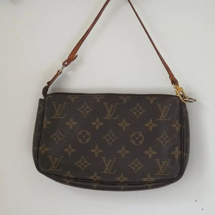 [BUNJANG] Louis Vuitton Pre-Owned Pochette Accessories NM Monogram Handbag / Louis Vuitton Pre-Owned포쉐트 액세서리 NM 모노그램