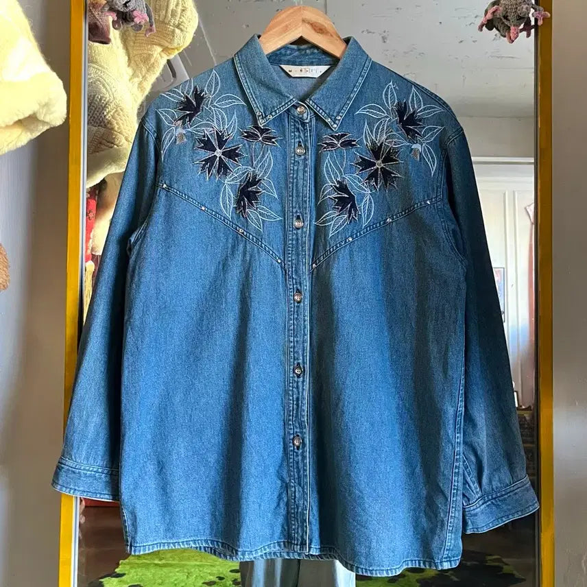 [BUNJANG] M-Salir Vintage Floral Embroidered Denim Shirt / M-Salir 일본 빈티지 플라워 자수 비즈 트리밍 웨스턴 데님 셔츠