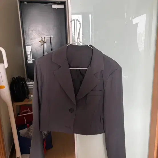 [BUNJANG] Cropped Grey Jacket / 크롭 기장 그레이 자켓
