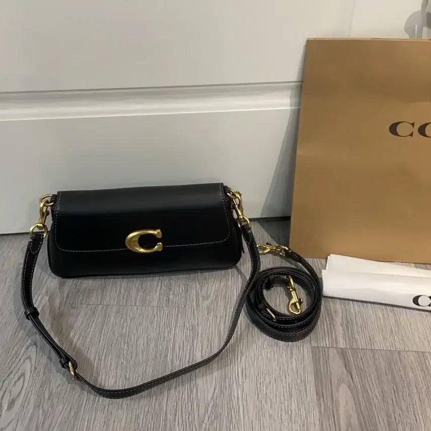 [BUNJANG] Coach Leather Shoulder Bag with Strap / 코치 레더 숄더백 블랙 + 스트랩