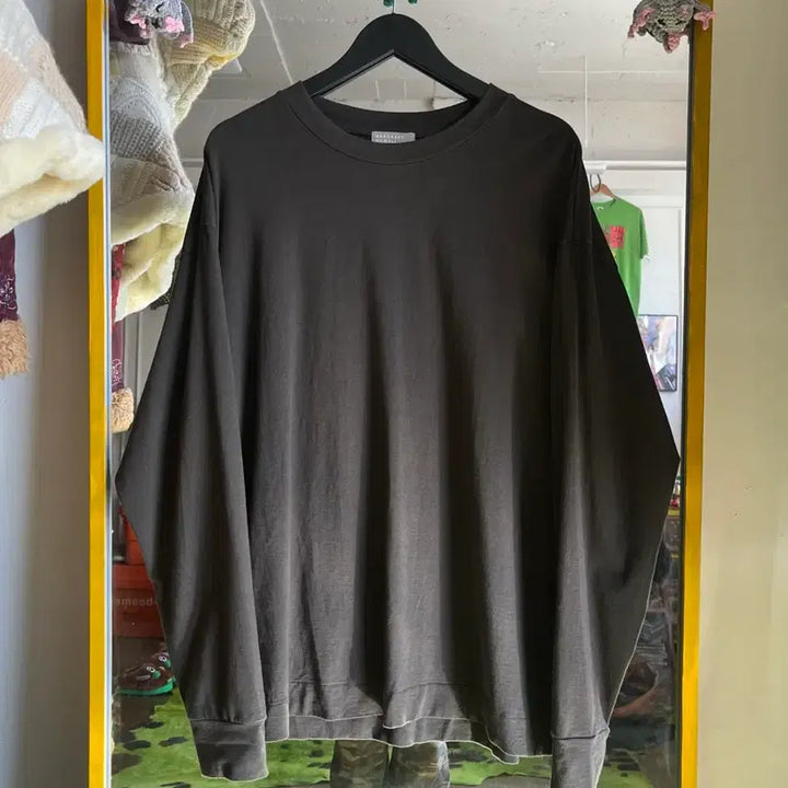 [SOLD OUT] 마가렛 호웰 오버사이즈 미니멀 카키 롱슬리브 긴팔 티셔츠