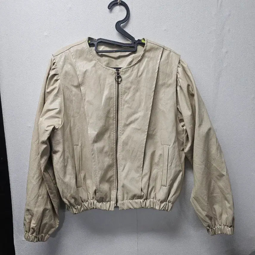 [SOLD OUT] 아이보리 레더 크롭 자켓 L