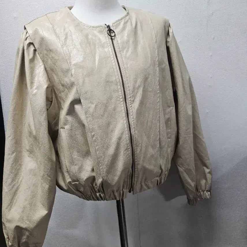 [SOLD OUT] 아이보리 레더 크롭 자켓 L