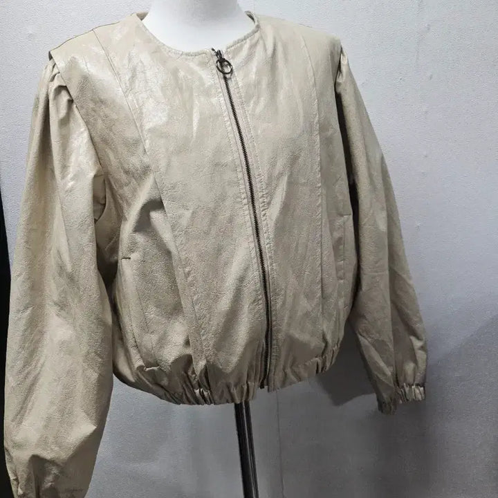 [SOLD OUT] 아이보리 레더 크롭 자켓 L