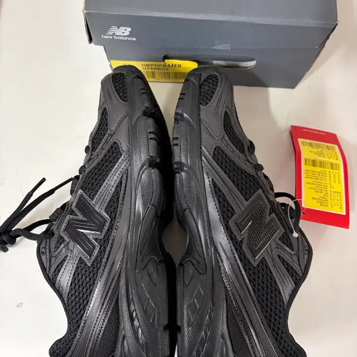 [BUNJANG] New Balance 740 Black Cement Sneakers (235) / (235) 뉴발란스 740 블랙 시멘트 블랙 U740BO2