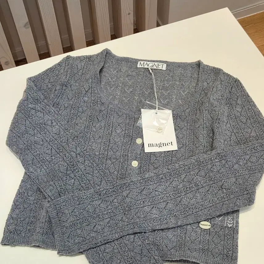 [BUNJANG] Magnet Lace Eyelet Crop Cardigan - Grey / 마그넷 레이스 아일렛 크롭 가디건 그레이 새상품