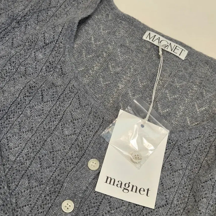 [BUNJANG] Magnet Lace Eyelet Crop Cardigan - Grey / 마그넷 레이스 아일렛 크롭 가디건 그레이 새상품