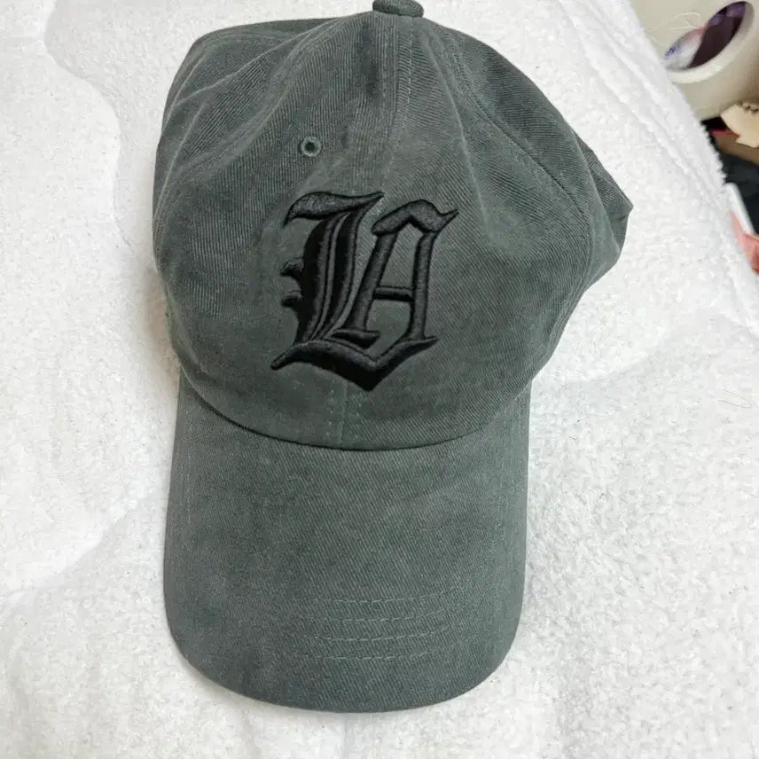 [BUNJANG] Lin Avenue Charcoal Ball Cap / 린에비뉴 볼캡 챠콜 차콜