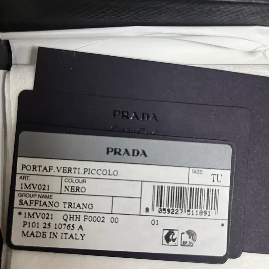 [BUNJANG] Prada Saffiano Triangle Logo Bi-fold Wallet / 프라다 지갑