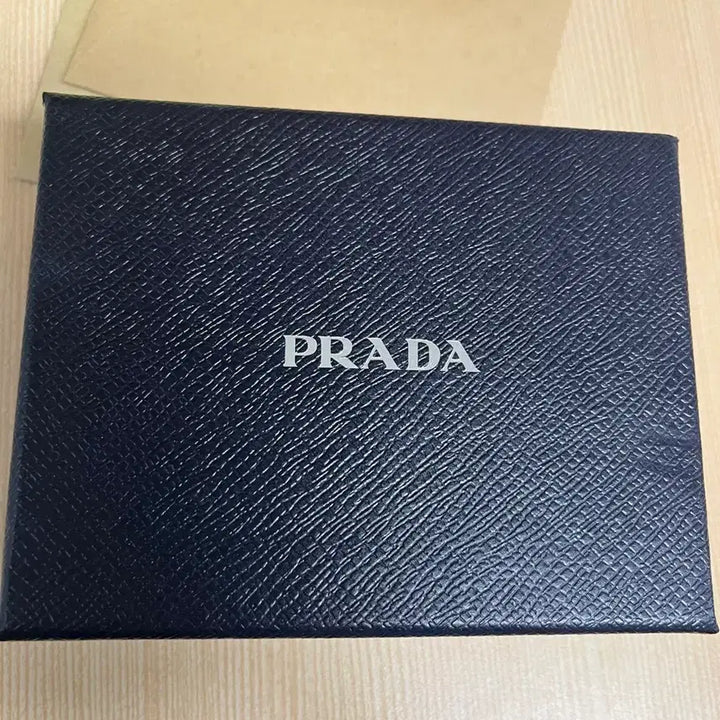 [BUNJANG] Prada Saffiano Triangle Logo Bi-fold Wallet / 프라다 지갑