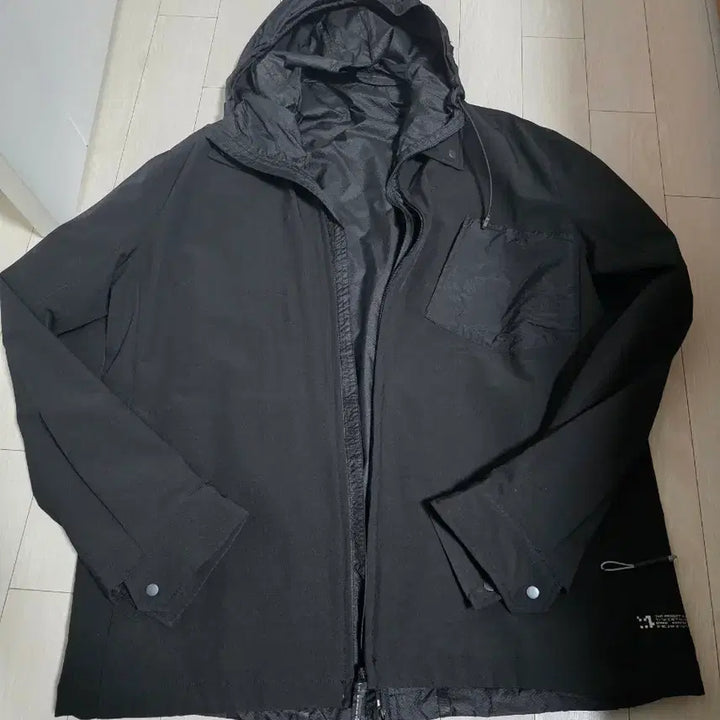 [BUNJANG] Krakatau Black Hooded Windbreaker Jacket / 크라카타우 블랙 후드 짚업 바람막이 자켓