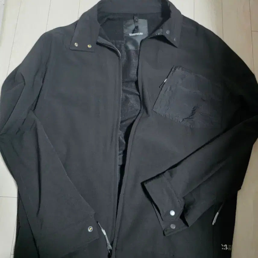 [BUNJANG] Krakatau Black Hooded Windbreaker Jacket / 크라카타우 블랙 후드 짚업 바람막이 자켓