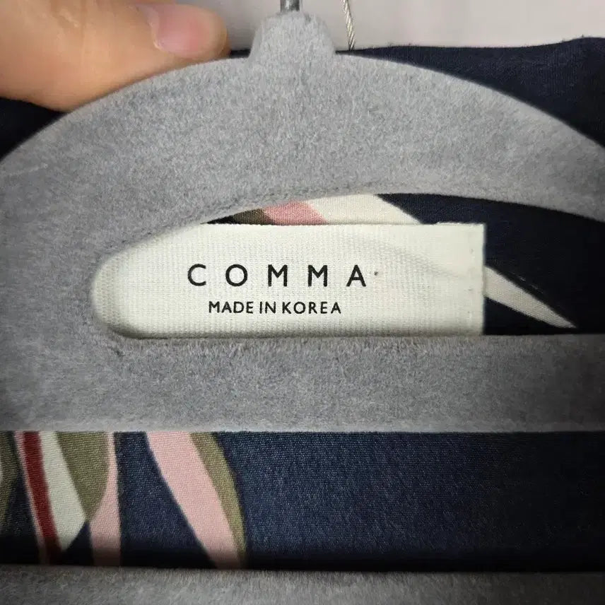 [SOLD OUT] [무료배송]콤마 F 여성 루즈핏 스판 긴팔 블라우스 네이비