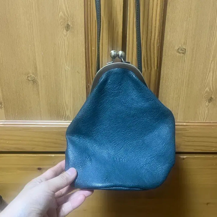 [SOLD OUT] 유르트 쁘아송 진녹색 가죽 미니백