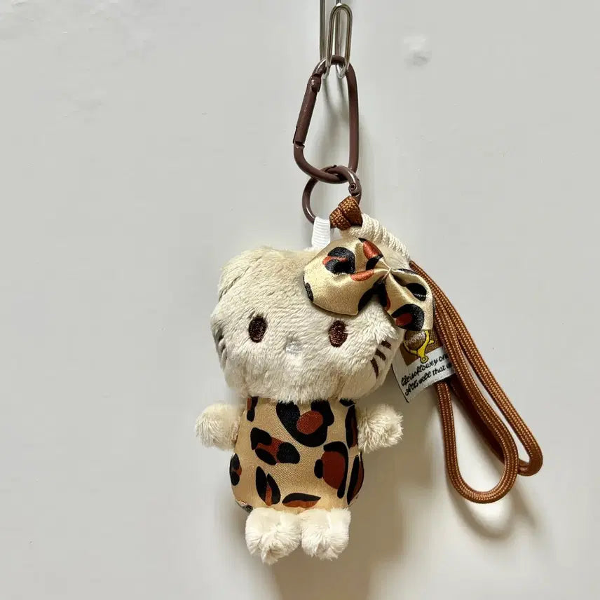[BUNJANG] Hello Kitty Leopard Plush Charm / 새상품) 헬로키티 레오파드 호피 인형 키링