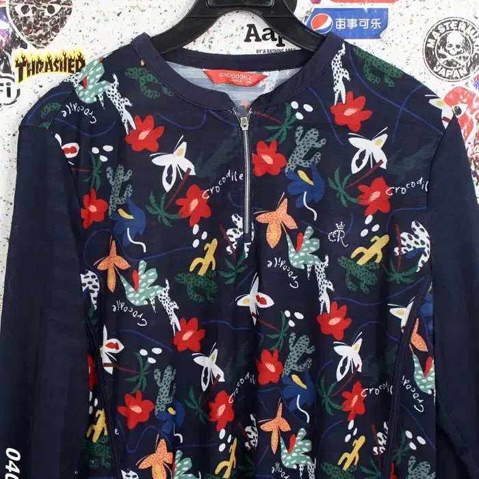 [BUNJANG] Crocodile Flower Pattern Blouse / 여성100 / 크로커다일 플라워패턴 블라우스NV 33-34