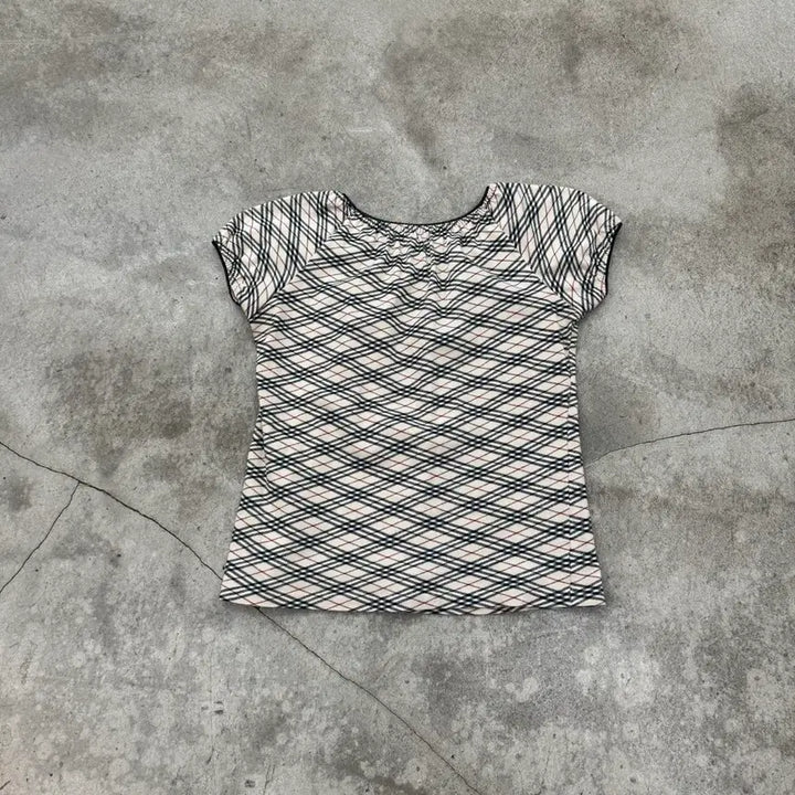 [SOLD OUT] 버버리 노바체크 오프숄더 반팔