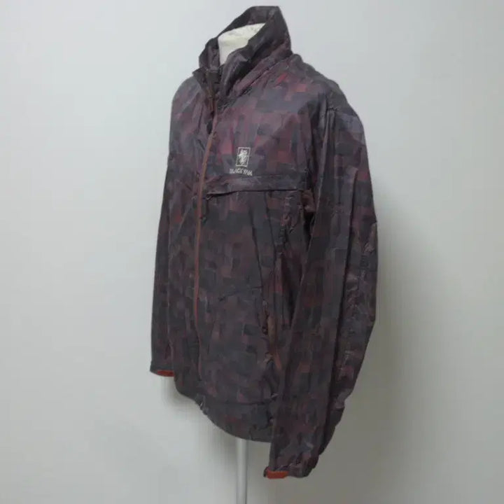 [SOLD OUT] (무료배송)블랙야크/정품/남성/춘추/일상복/등산 바람막이/100/최상급