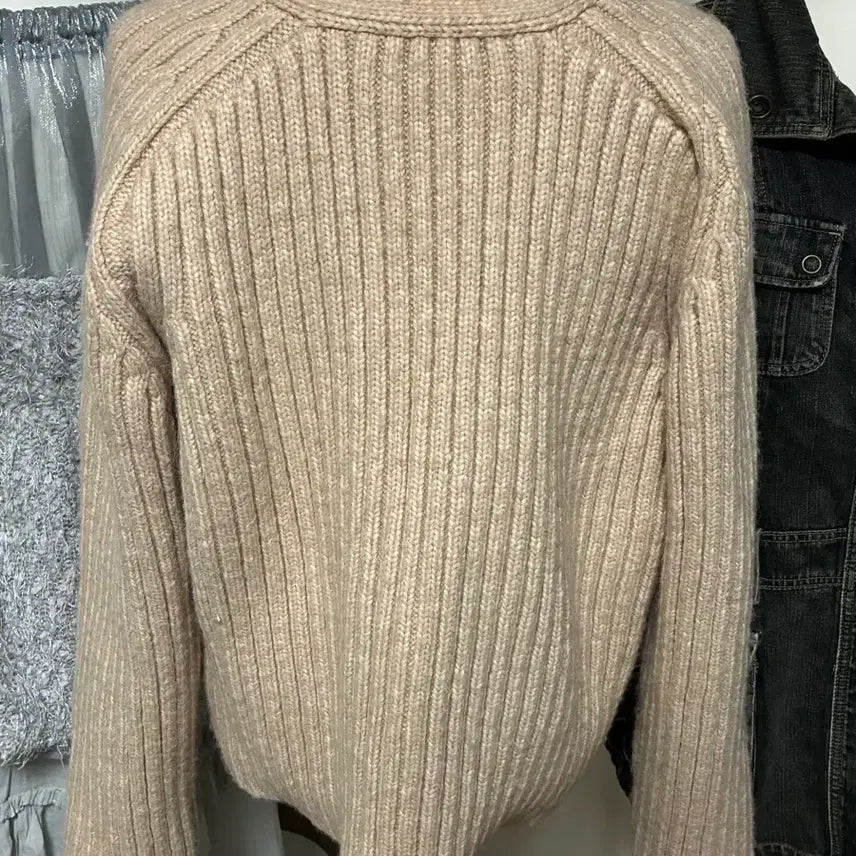 [BUNJANG] ZARA V-neck Knit Sweater / 자라 브이넥 니트