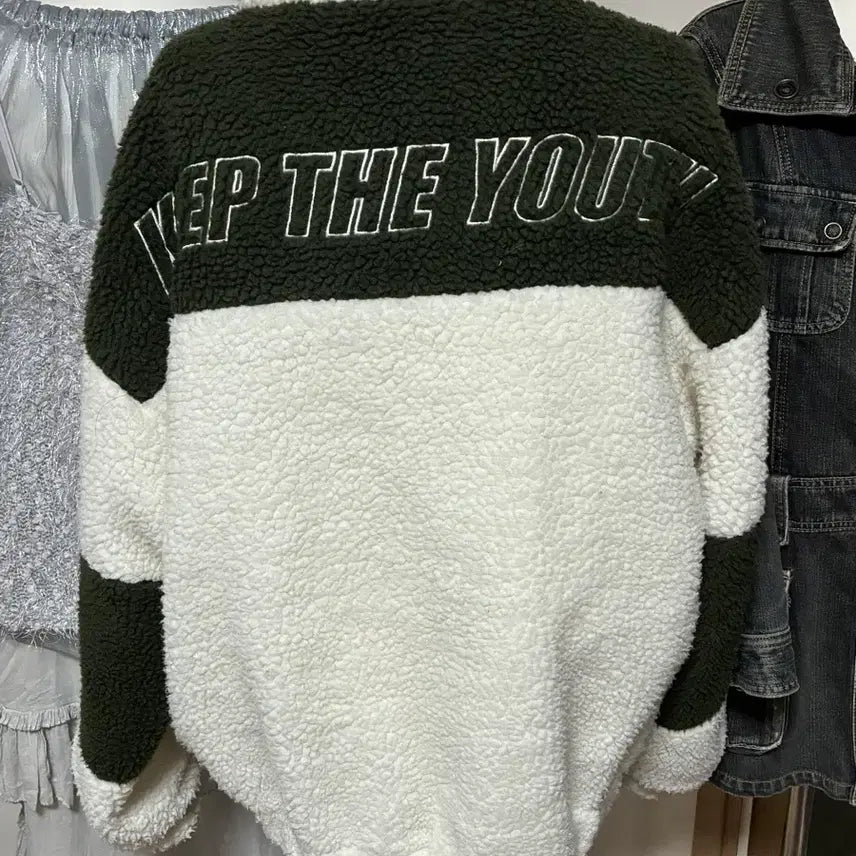 [BUNJANG] OIOI White Boucle Jumper / OIOI 흰색 뽀글이