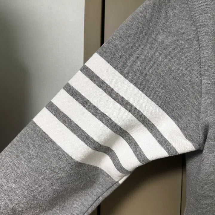 [BUNJANG] Thom Browne Diagonal Sweatshirt / 신형 톰브라운 사선 맨투맨 4사이즈