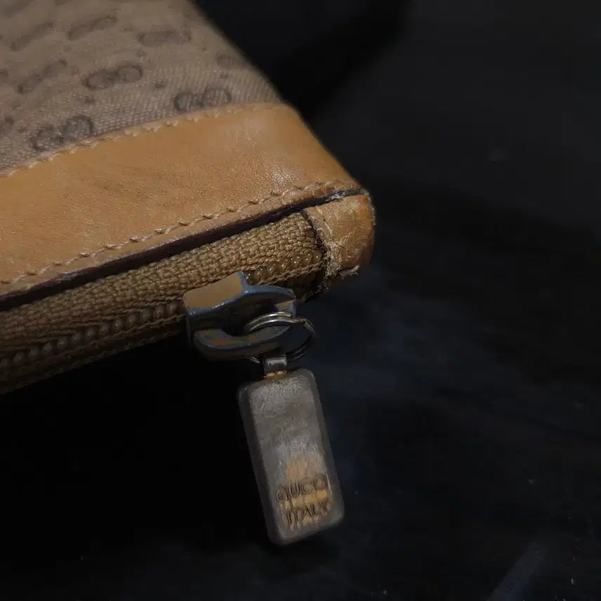 [BUNJANG] Gucci GG Logo Clutch Bag / 구찌 GG로고 클러치 백