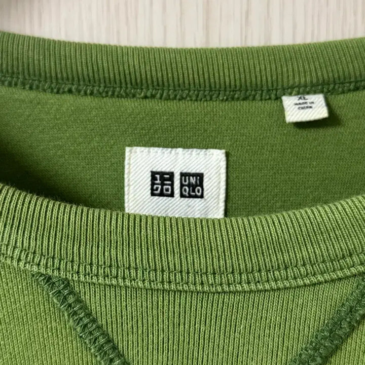[BUNJANG] Uniqlo Sweatshirt XL Green / 유니클로 uniqlo 맨투맨 XL 연두색