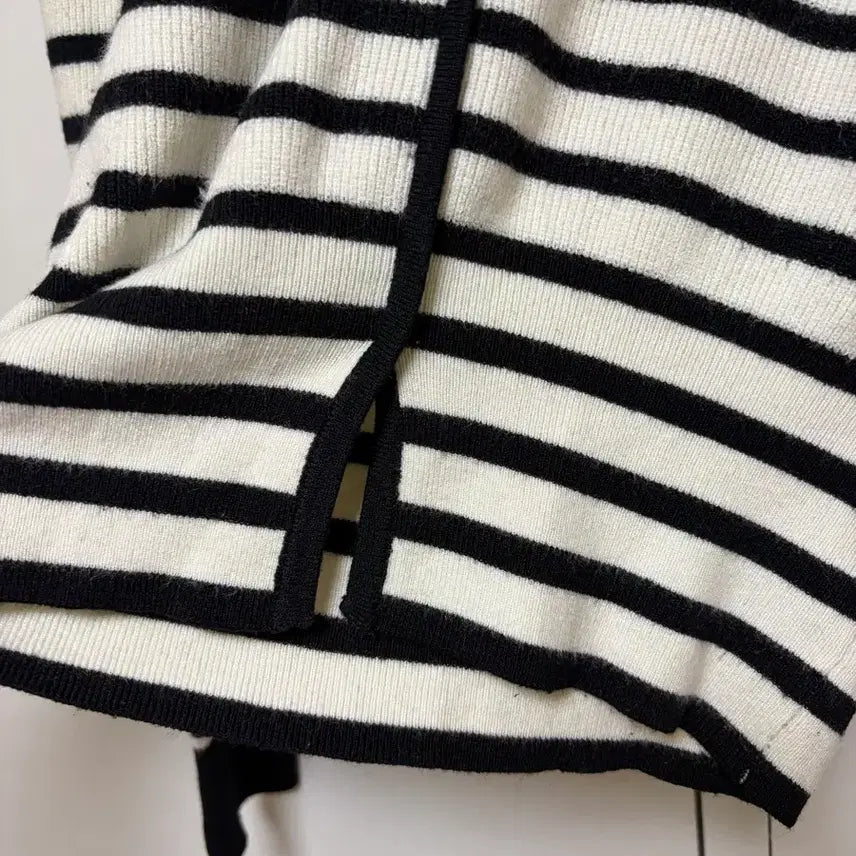 [BUNJANG] 8seconds Striped Knit Sweater / 에잇세컨즈 스트라이프 니트